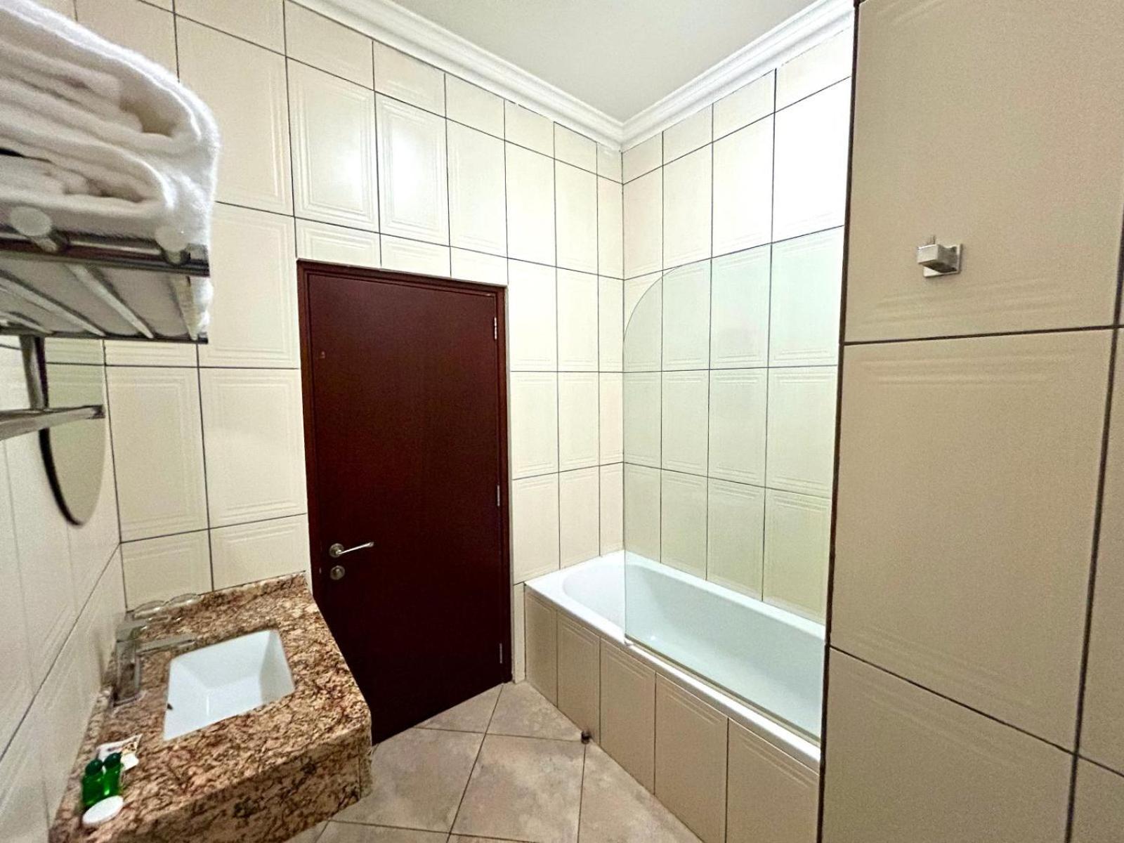 Karibu Leisure Resort Thapane Екстер'єр фото