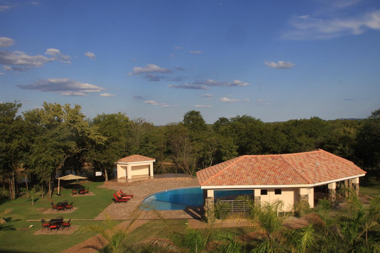 Karibu Leisure Resort Thapane Екстер'єр фото